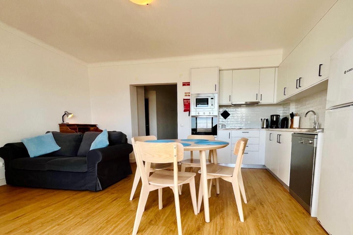 Apartamento Luciana - Beachside, Balcony, Sunset View Ferrel (Leiria) Exterior foto